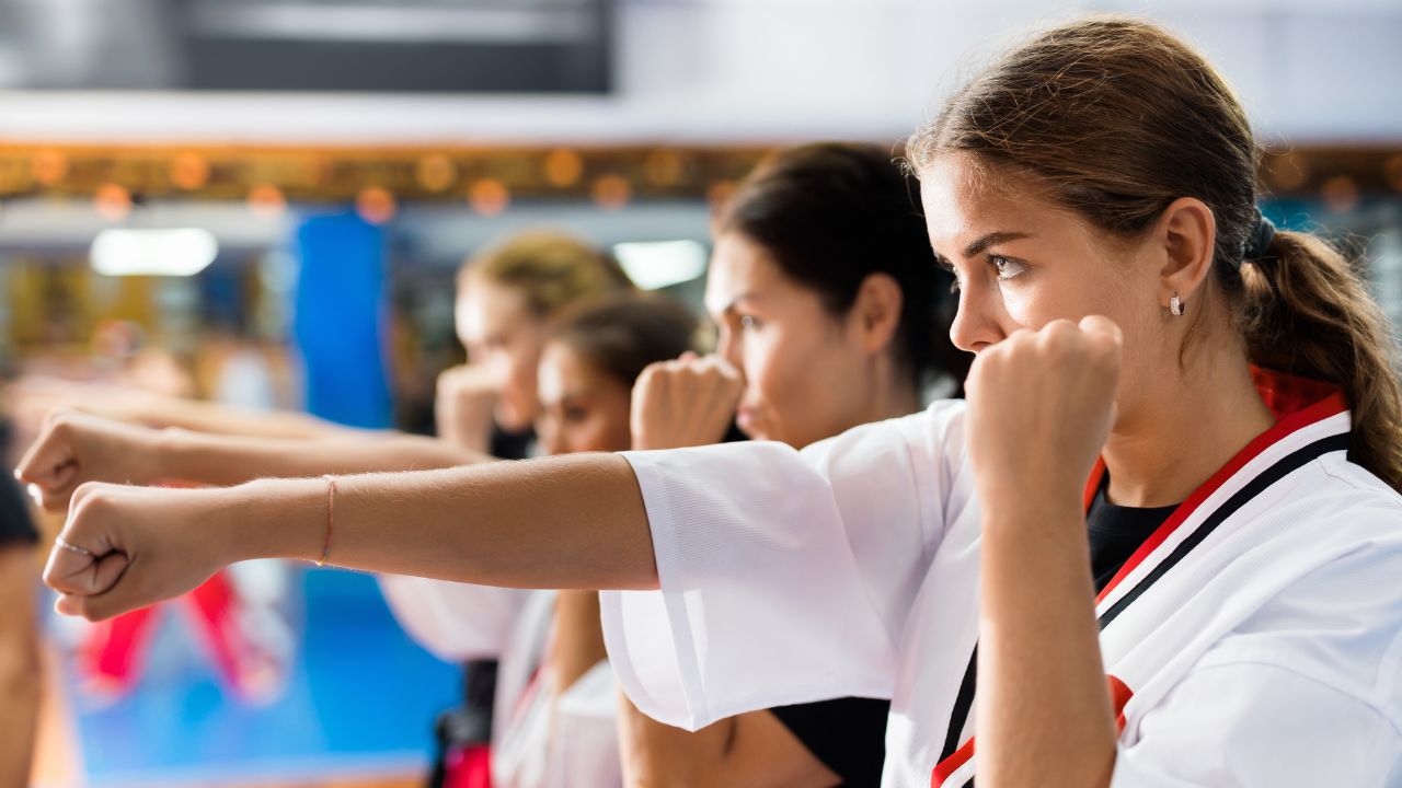 primera clase de defensa personal en Mugendo