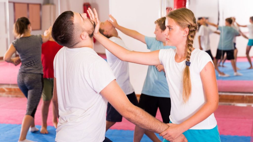 primera clase de defensa personal en Mugendo